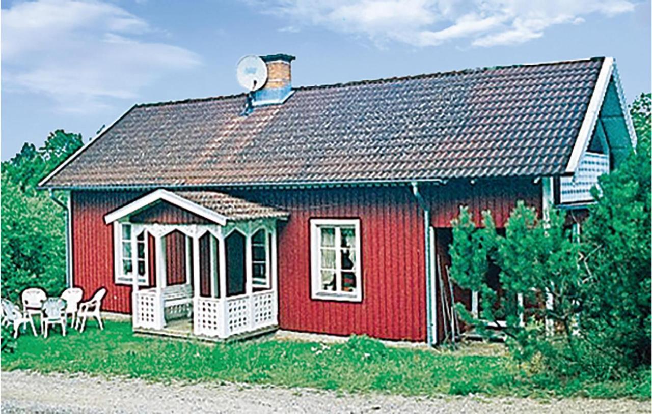3 Bedroom Beautiful Home In Kristdala Malghult エクステリア 写真